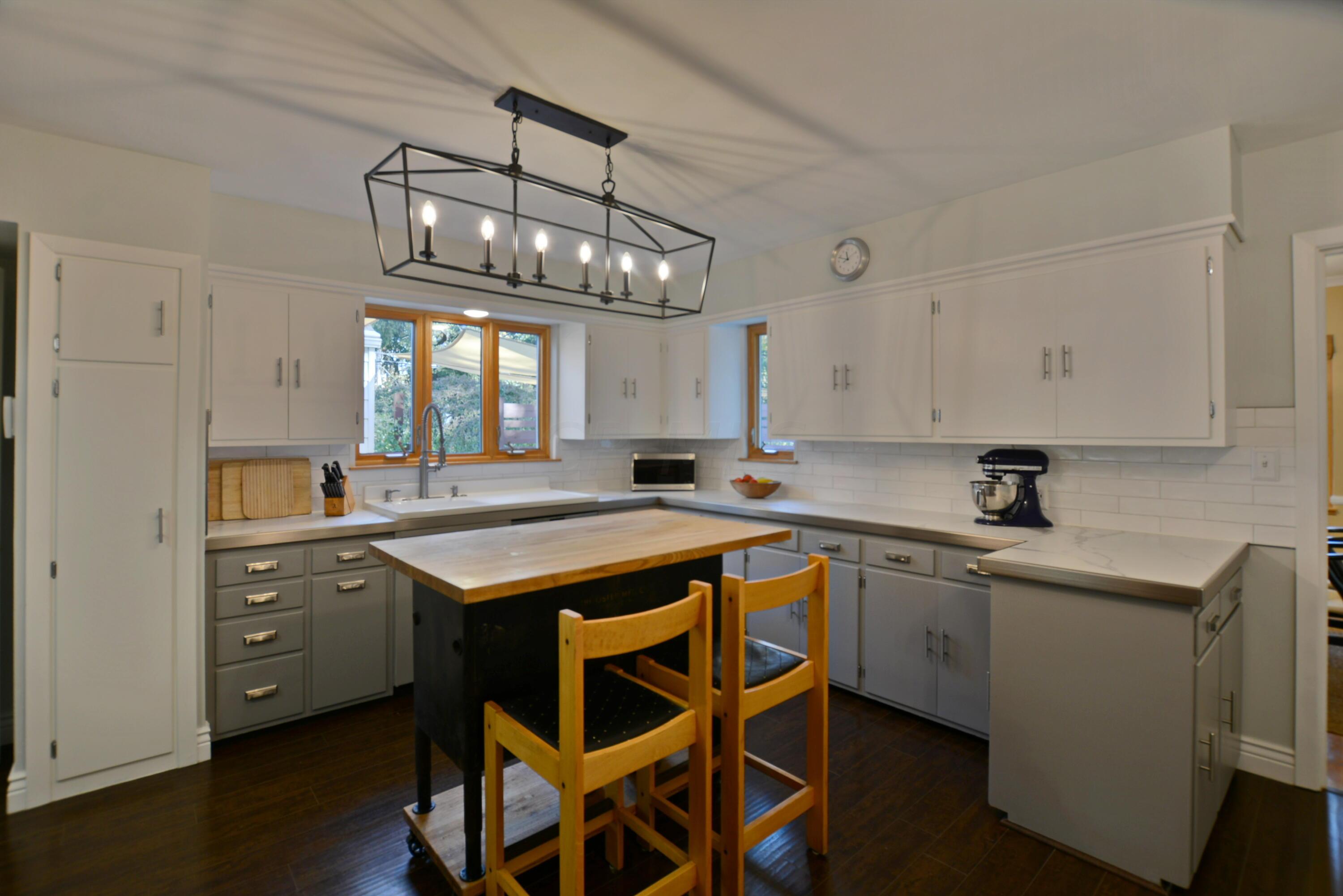 2510 Dover Road Columbus, OH 43209 - Photo 11 of 33 Kitchen