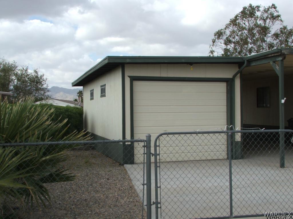 1663 East Gran Fort Mohave, AZ 86426 - Photo 5 of 34 a house with a outdoor space