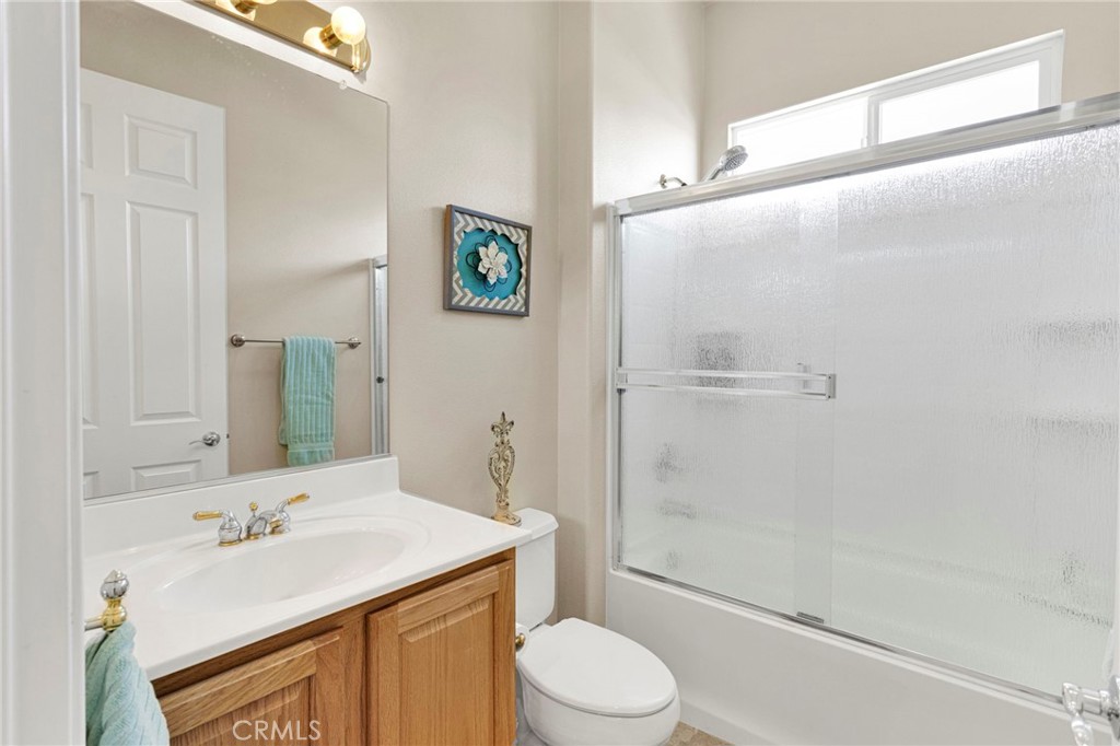10676 Lanigan Road Apple Valley, CA 92308 - Photo 22 of 37 Guest Bathroom