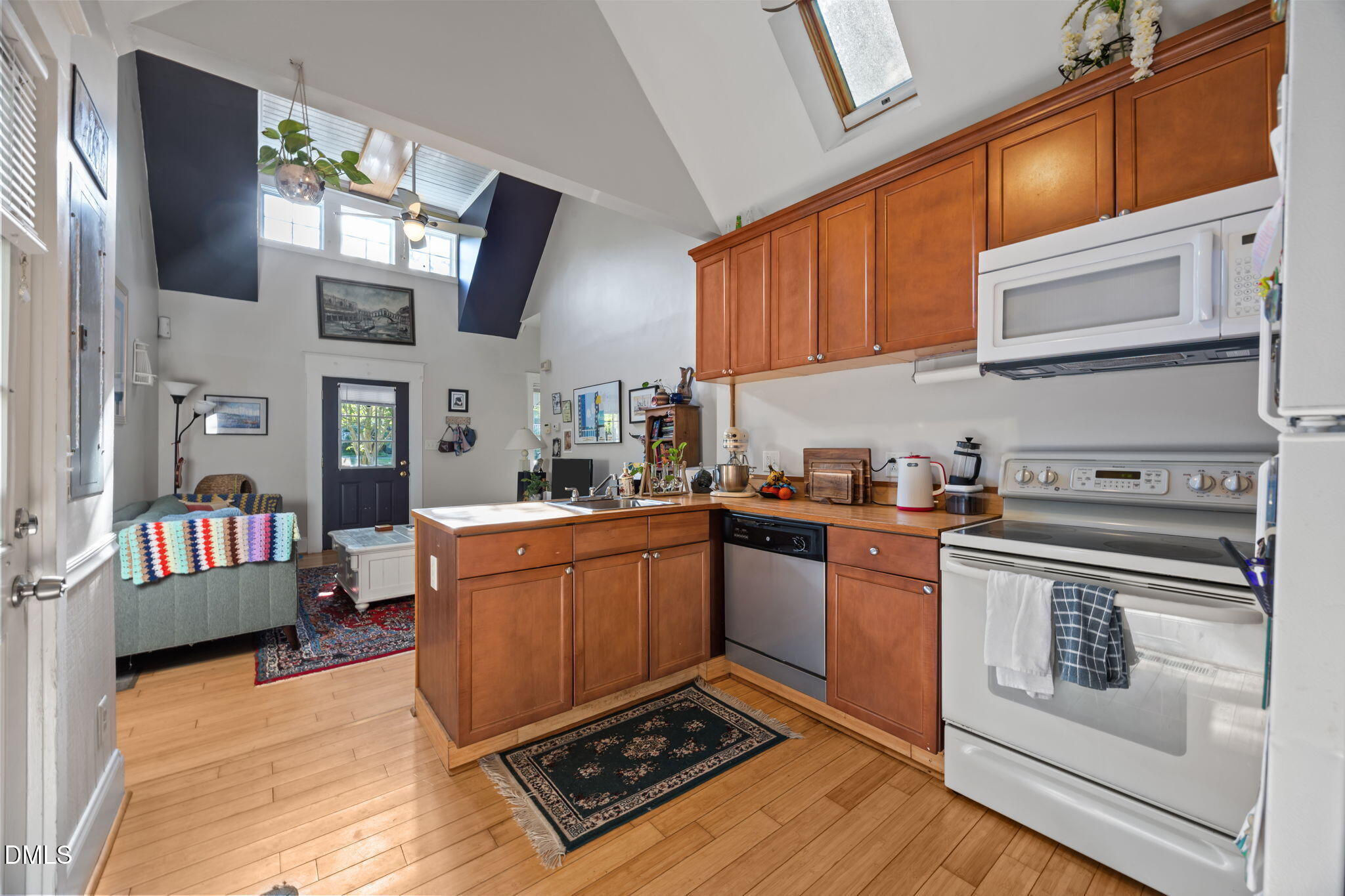 311 Seawell Avenue Raleigh, NC 27601 - Photo 6 of 16