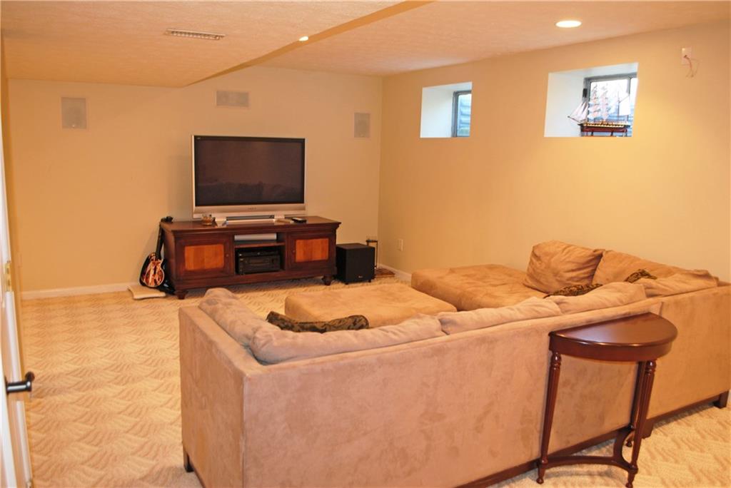 13194 Knoll Ridge Fishers, IN 46038 - Photo 20 of 23 Gallery Image 20