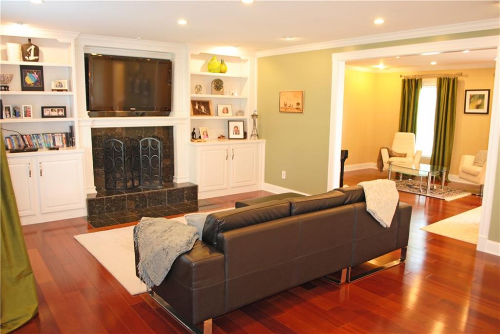 13194 Knoll Ridge Fishers, IN 46038 - Photo 5 of 23 Gallery Image 5