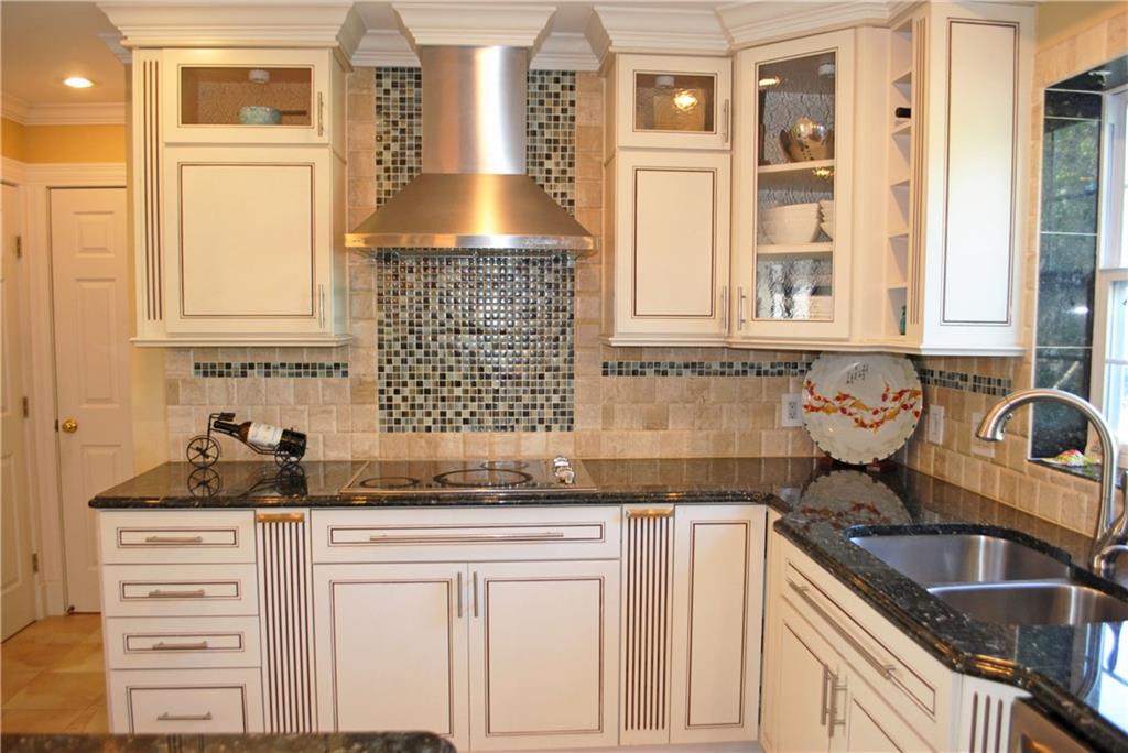 13194 Knoll Ridge Fishers, IN 46038 - Photo 7 of 23 Gallery Image 7