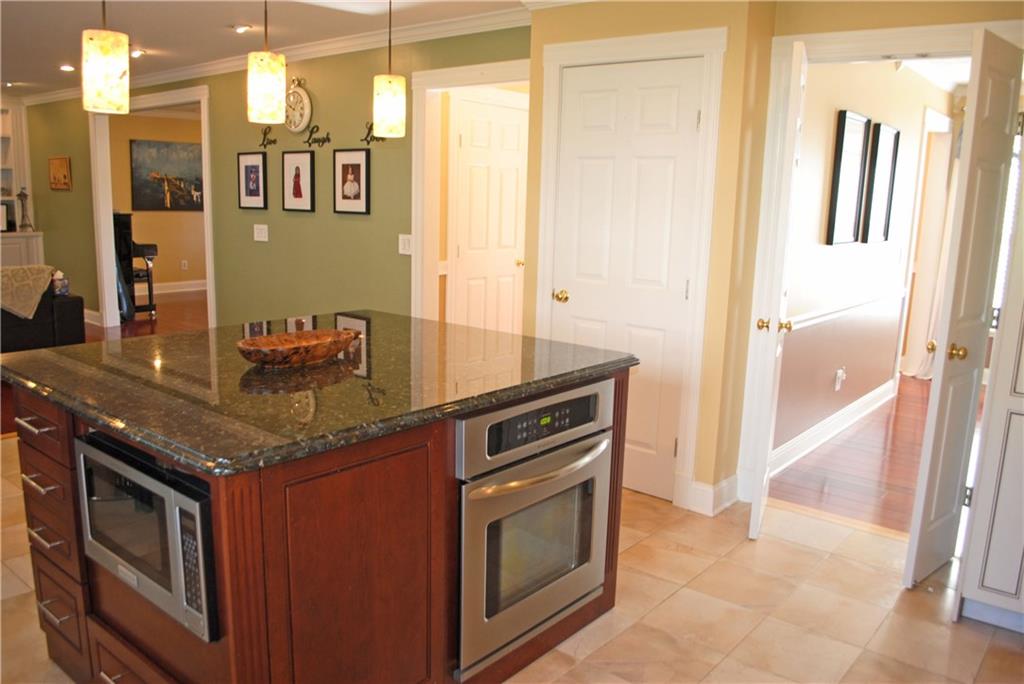 13194 Knoll Ridge Fishers, IN 46038 - Photo 9 of 23 Gallery Image 9