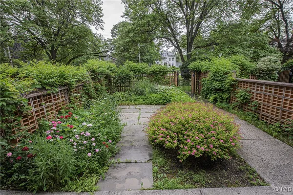 $3,400,000 | 1215-29 James Street, Syracuse, NY 13203