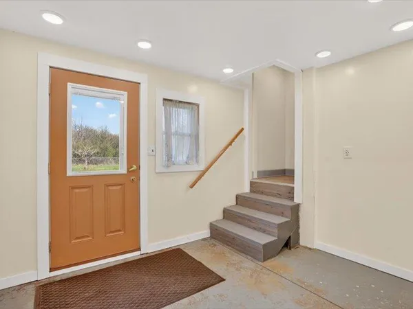 $395,000 | 2255 North Portage Road, Jackson, MI 49201