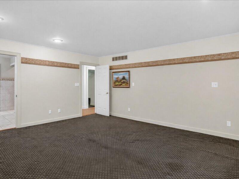2255 North Portage Road Jackson, MI 49201 - Photo 19 of 45 19-2255-N-Portage-Rd-Jackson-Windowstill