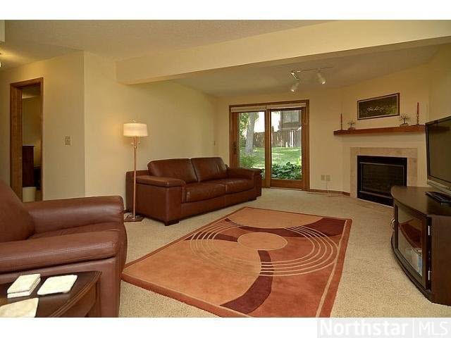 9379 Nesbitt Road Bloomington, MN 55437 - Photo 5 of 11