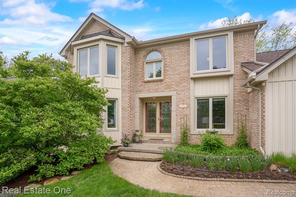 1771 Quincy Drive Rochester Hills, MI 48306 - Photo 2 of 30