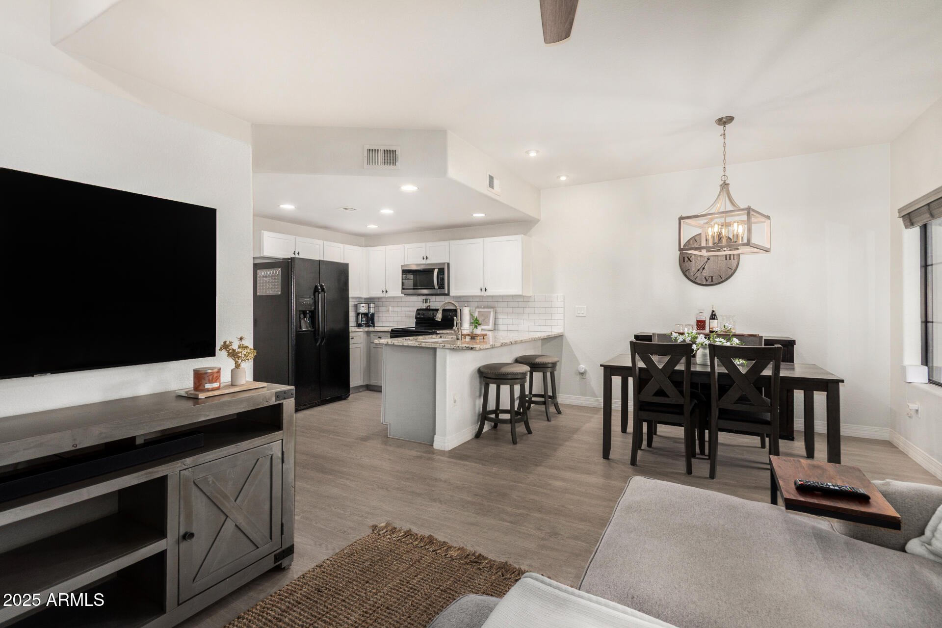 3150 East Beardsley Road, Unit 1062 Phoenix, AZ 85050 - Photo 9 of 38 09 - Beardsley