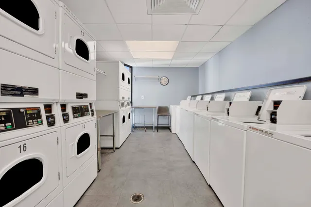 $369,900 | 3150 North Sheridan Road, Unit 14A, Chicago, IL 60657