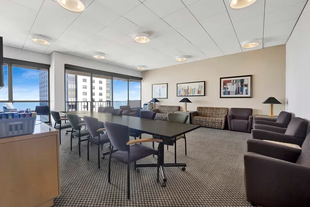 $369,900 | 3150 North Sheridan Road, Unit 14A, Chicago, IL 60657