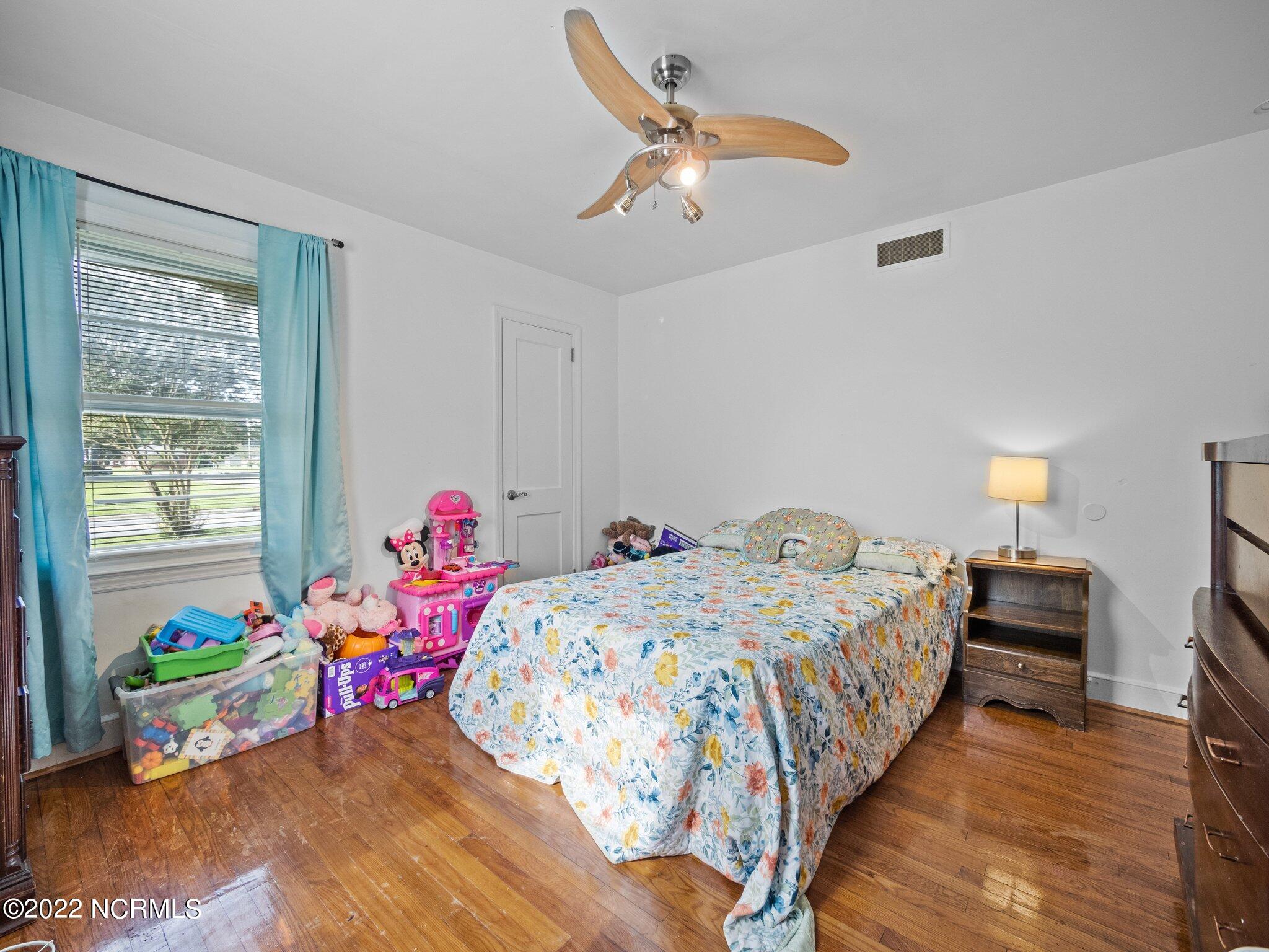 301 West 3rd Street Ayden, NC 28513 - Photo 15 of 31 31-web-or-mls-P8260084