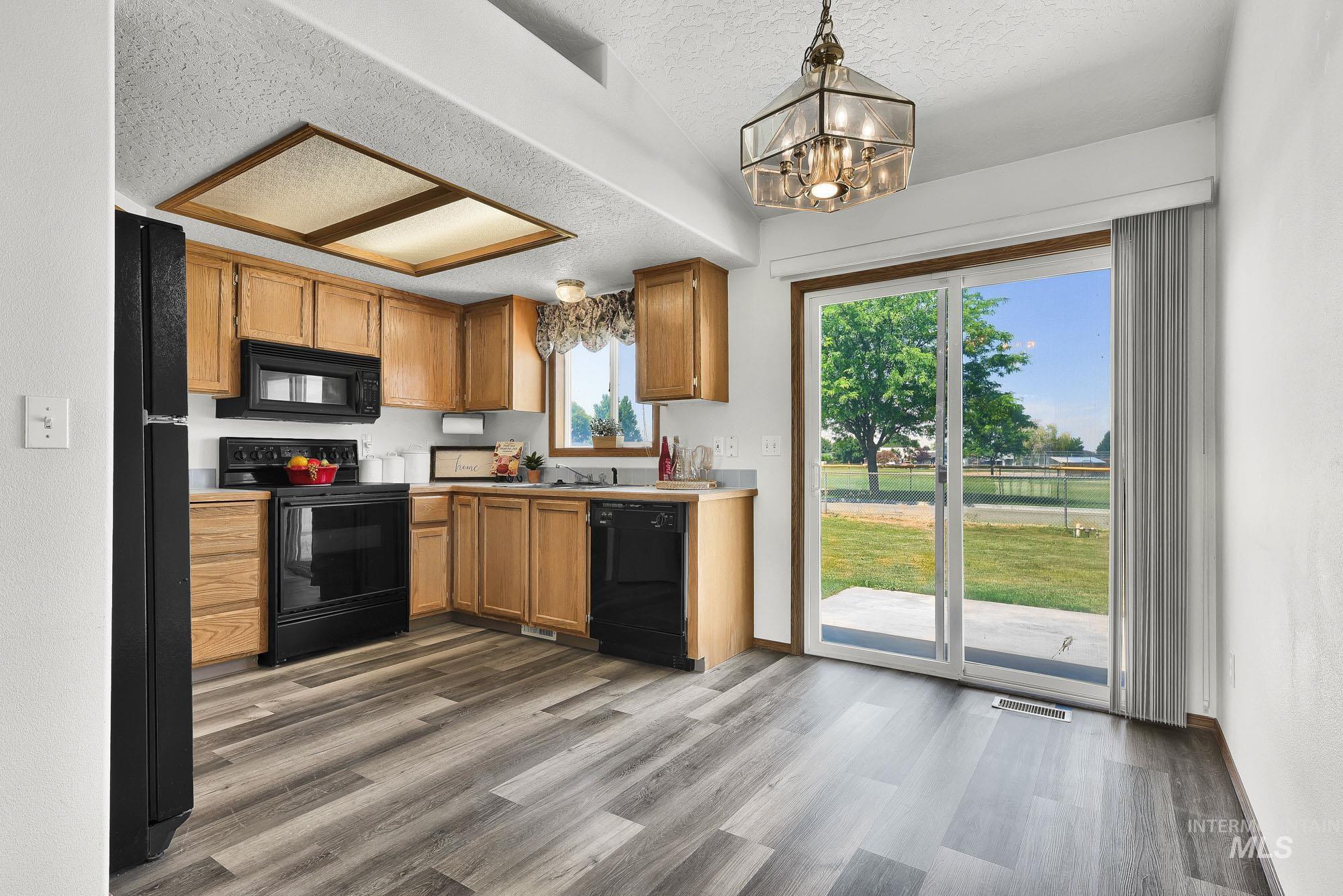 719 Trailside Drive Caldwell, ID 83607 - Photo 8 of 29