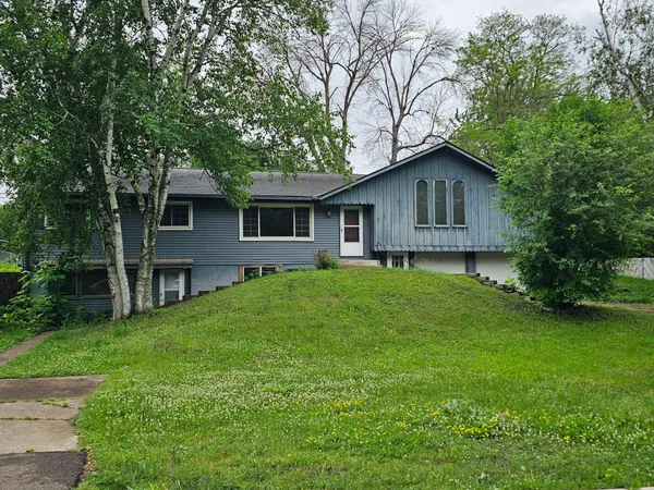 $374,900 | 10609 32nd Avenue North, Plymouth, MN 55441