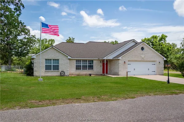 $706,000 | 148 Fairway Circle, Hilltop Lakes, TX 77871