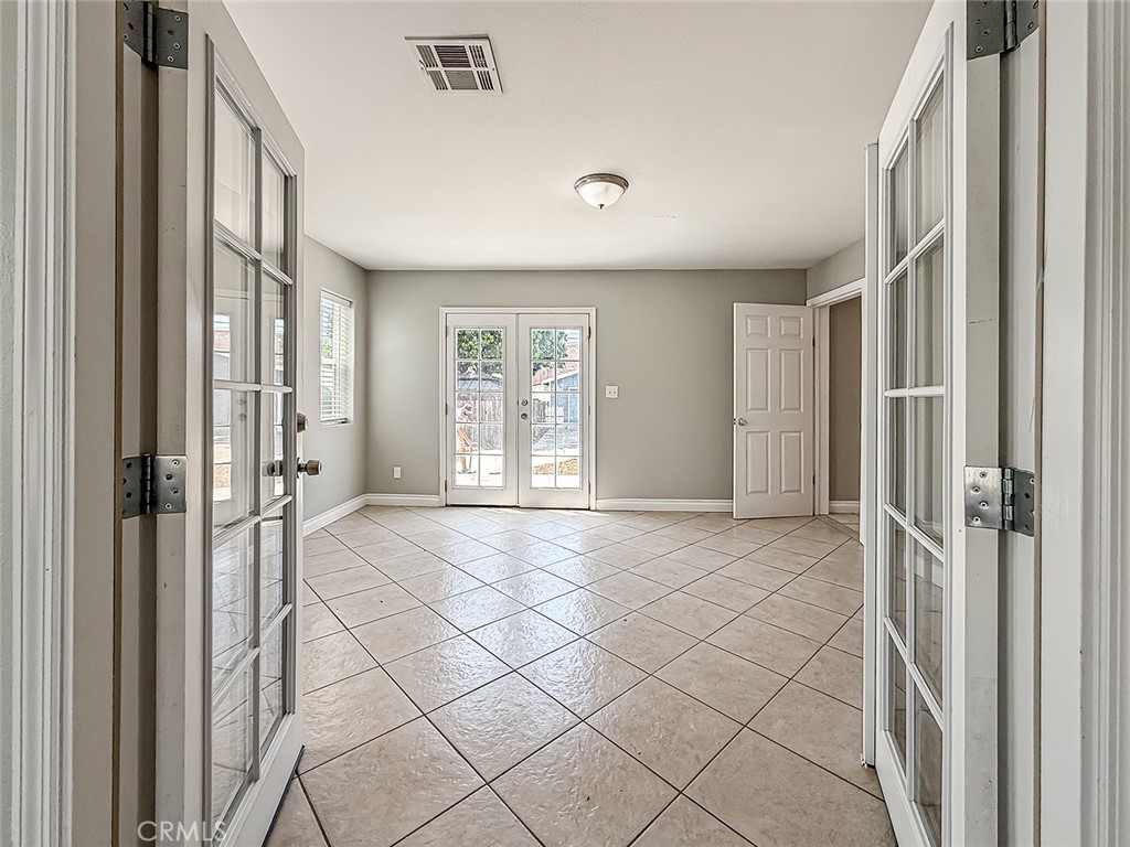 58 Charles Street Moorpark, CA 93021 - Photo 16 of 64 Family Room