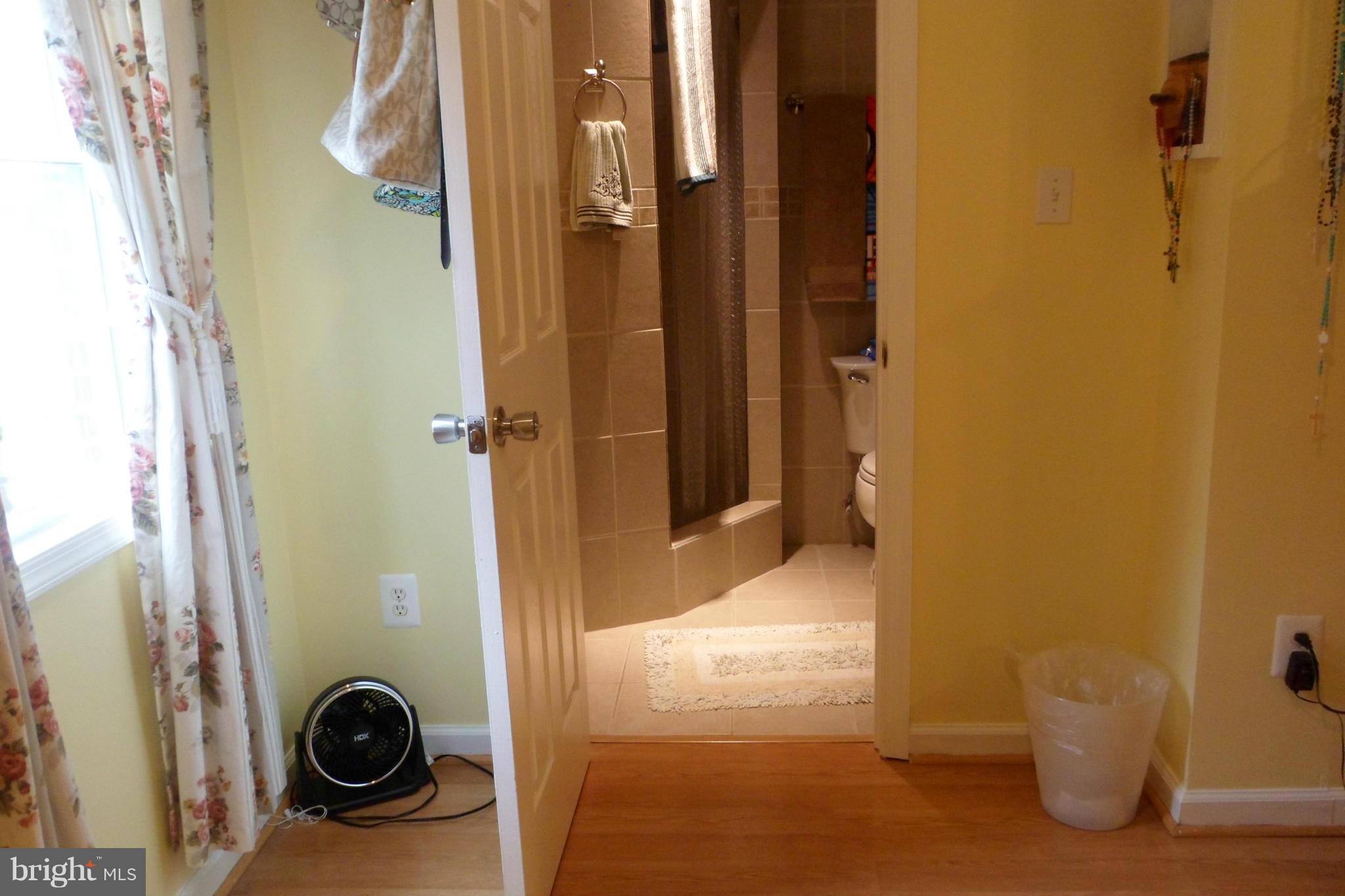 5215 Montgomery Street Springfield, VA 22151 - Photo 14 of 28 Interior (General)