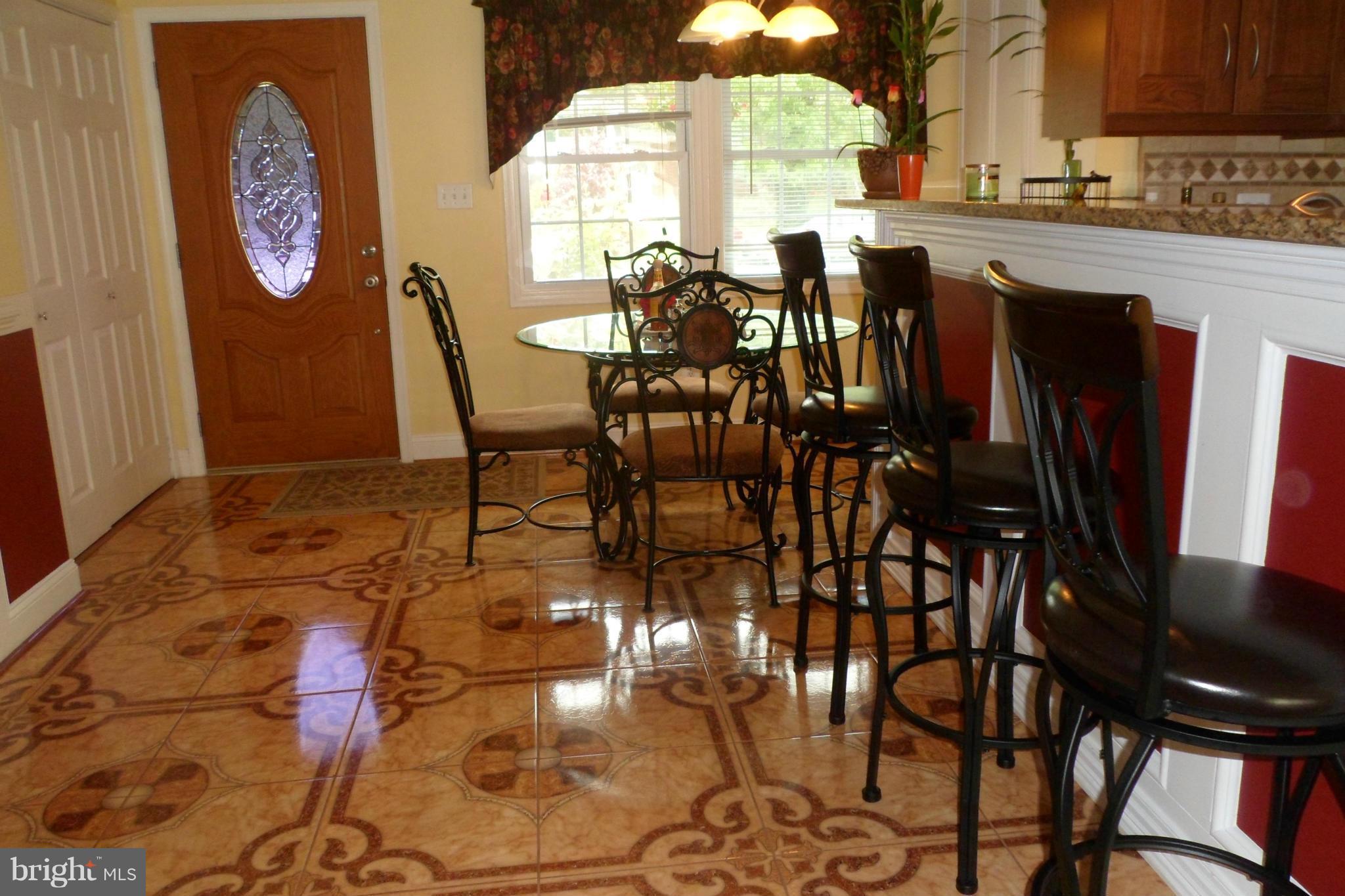 5215 Montgomery Street Springfield, VA 22151 - Photo 18 of 28 Dining Room