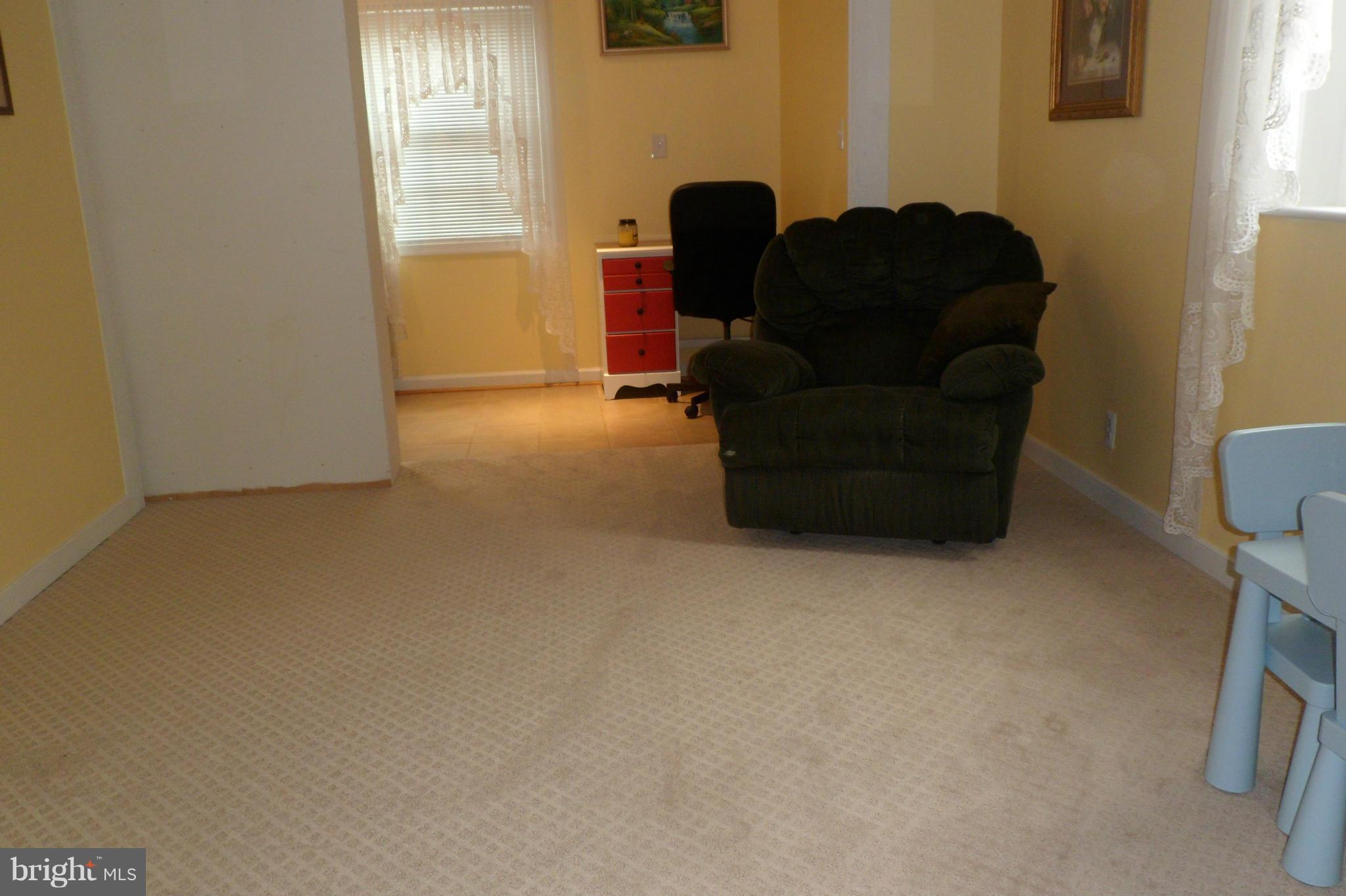 5215 Montgomery Street Springfield, VA 22151 - Photo 5 of 28 Interior (General)
