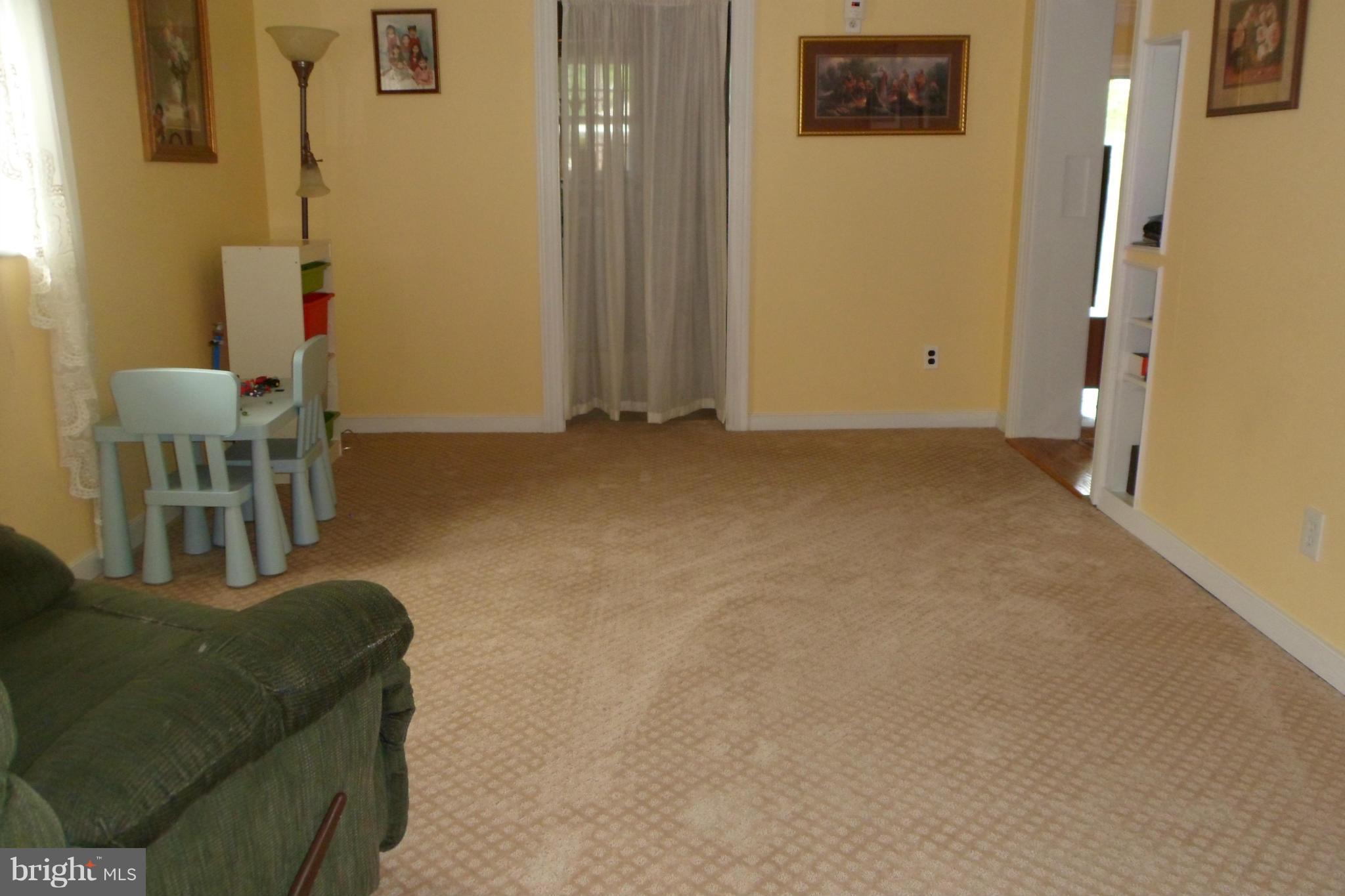 5215 Montgomery Street Springfield, VA 22151 - Photo 8 of 28 Interior (General)