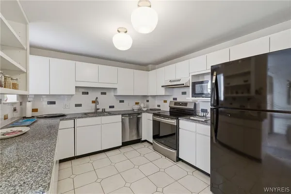 $665,000 | 801 Admirals Walk, Buffalo, NY 14202