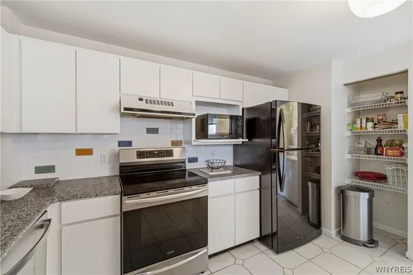 $665,000 | 801 Admirals Walk, Buffalo, NY 14202