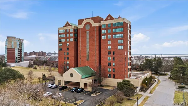 $665,000 | 801 Admirals Walk, Buffalo, NY 14202