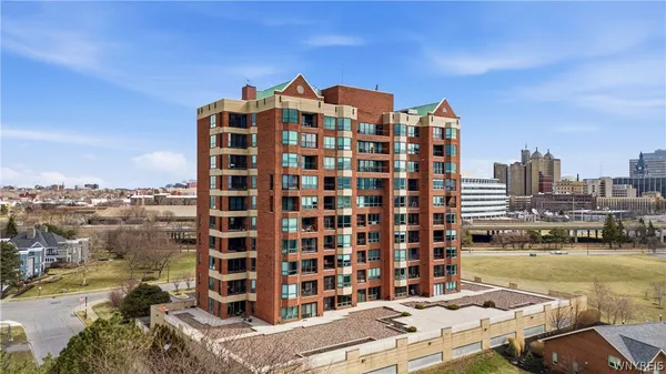 $665,000 | 801 Admirals Walk, Buffalo, NY 14202