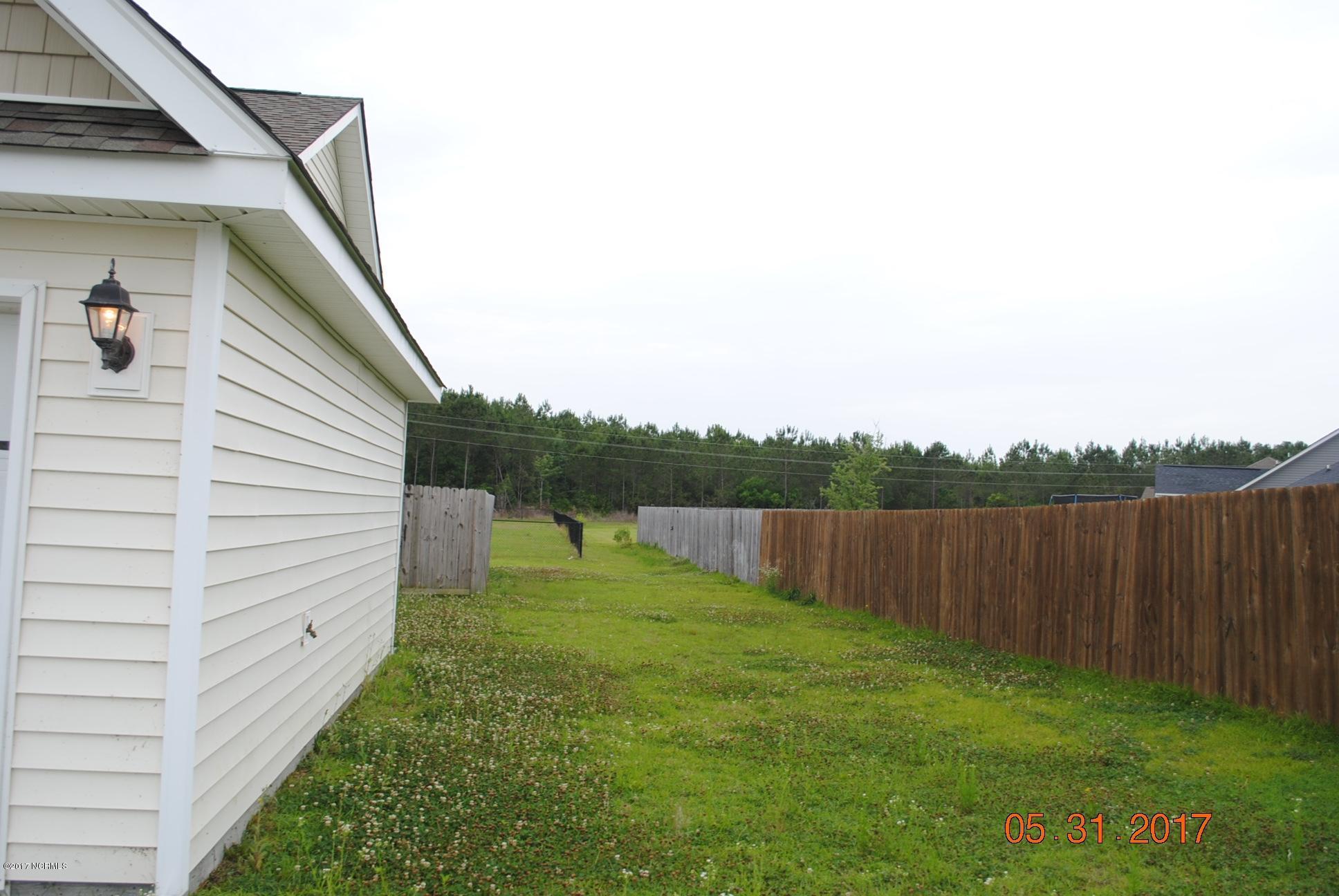 221 Merin Height Road Jacksonville, NC 28546 - Photo 3 of 16 DSC_0662