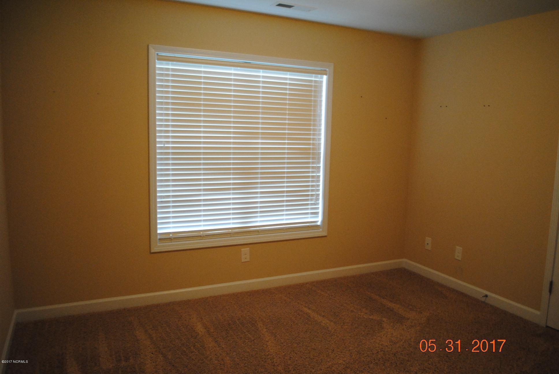 221 Merin Height Road Jacksonville, NC 28546 - Photo 6 of 16 DSC_0667