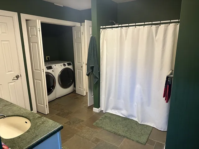 $1,932,000 | 48 Sanborn Road, East Kingston, NH 03827