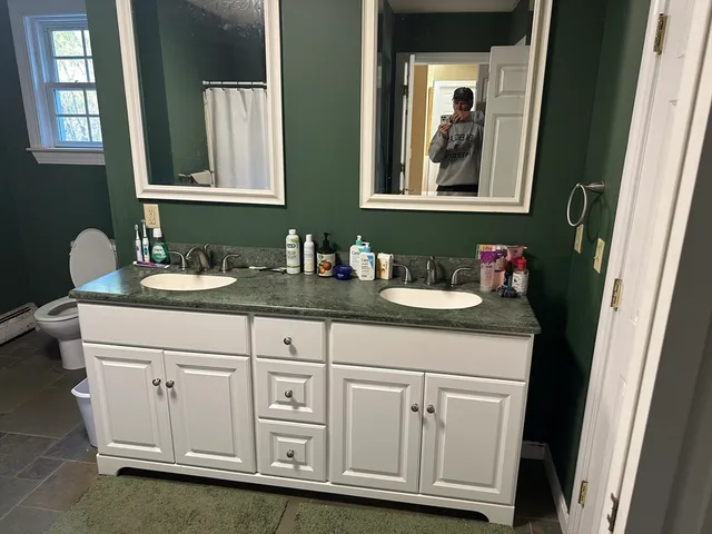 $1,932,000 | 48 Sanborn Road, East Kingston, NH 03827