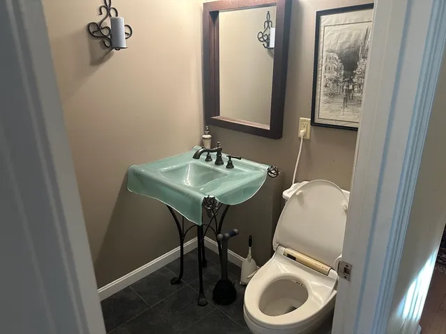 $1,932,000 | 48 Sanborn Road, East Kingston, NH 03827