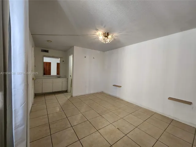 $1,800 | 19715 Southwest 114th Avenue, Unit 157, Miami, FL 33157