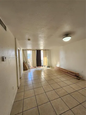 $1,800 | 19715 Southwest 114th Avenue, Unit 157, Miami, FL 33157