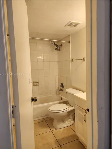 $1,800 | 19715 Southwest 114th Avenue, Unit 157, Miami, FL 33157