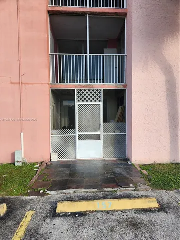 $1,800 | 19715 Southwest 114th Avenue, Unit 157, Miami, FL 33157