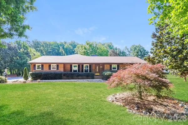$2,755 | 2049 Charlotte Highway, Mooresville, NC 28117