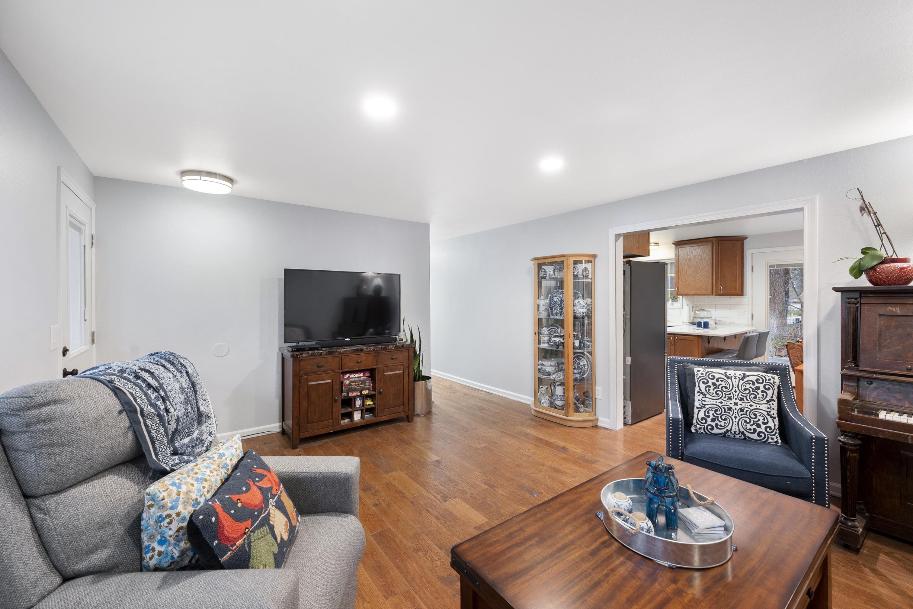 3917 East Vulcan Road Mead, WA 99021 - Photo 4 of 34 Gallery Image 4