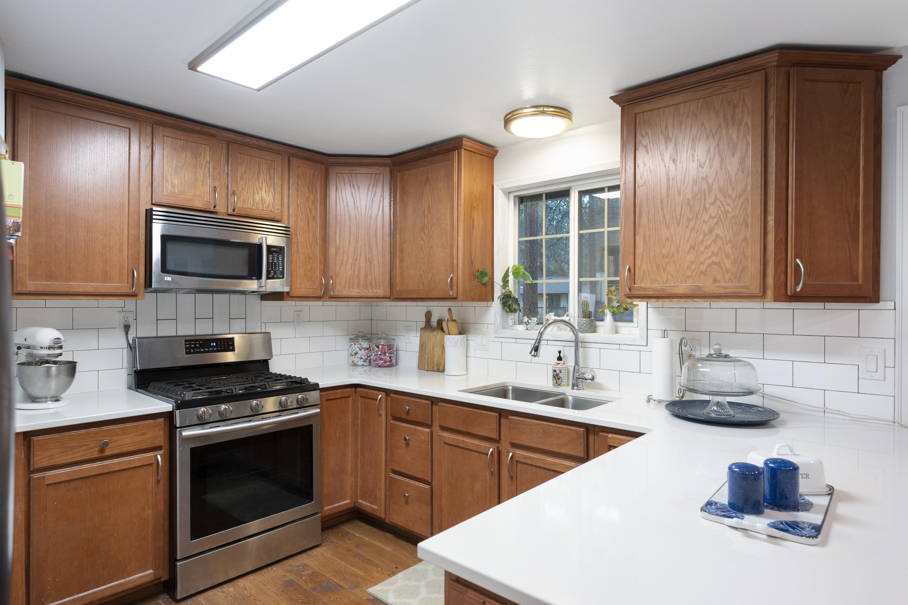 3917 East Vulcan Road Mead, WA 99021 - Photo 10 of 34 Gallery Image 10