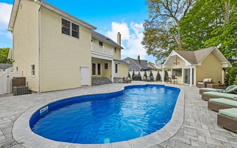 $859,000 | 25 Bay 3rd Street, Islip, NY 11751