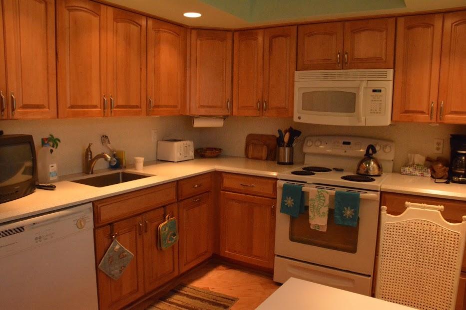 1250 Sugar Sands Boulevard, Unit 110 Riviera Beach, FL 33404 - Photo 6 of 14 full kitchen