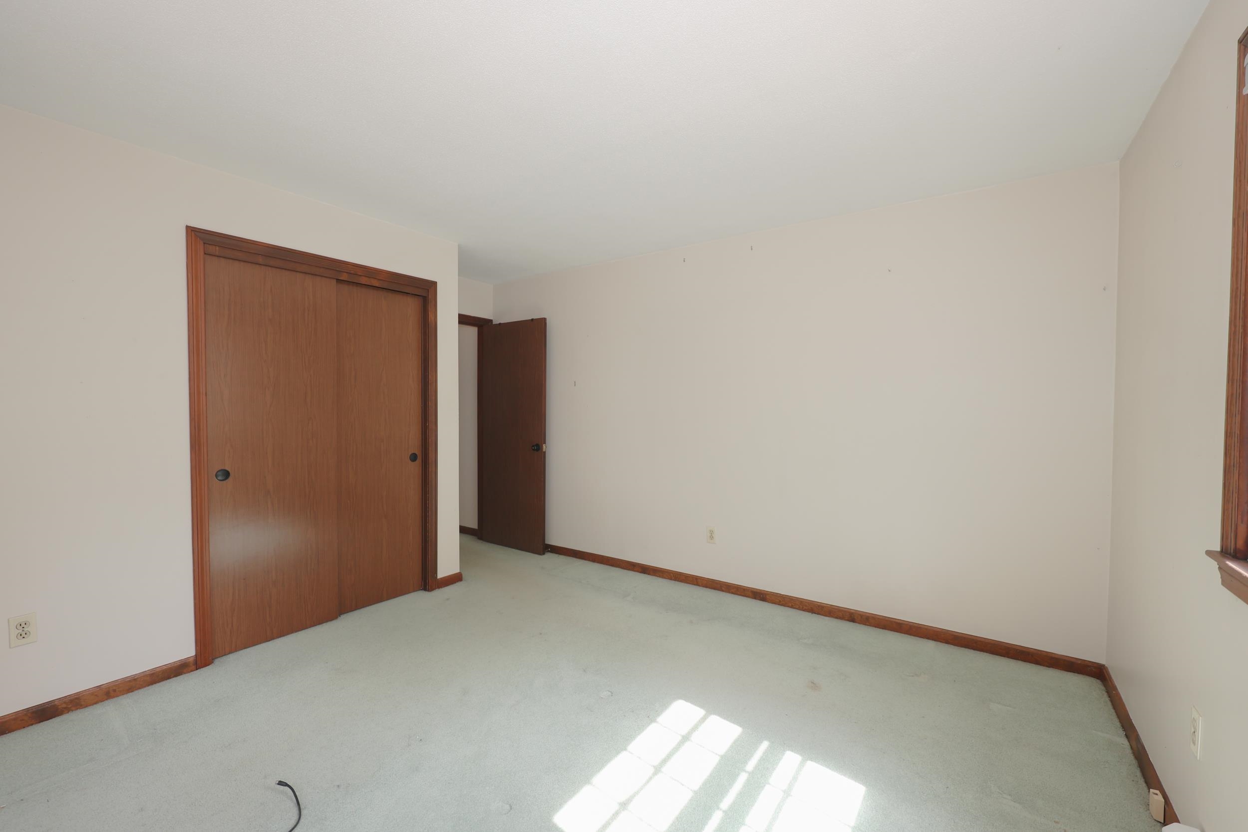 12 Forest Lane Litchfield, NH 03052 - Photo 11 of 32