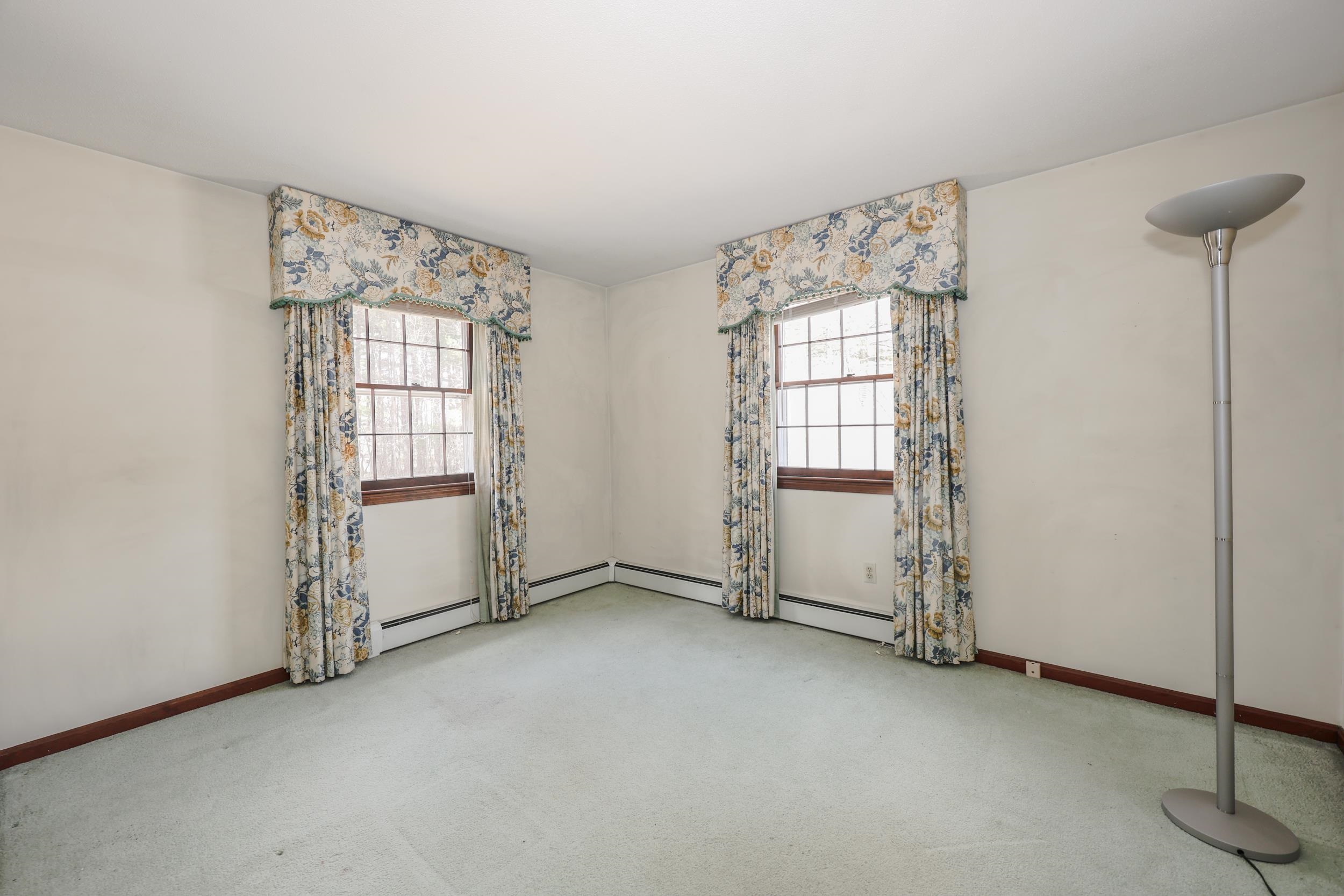 12 Forest Lane Litchfield, NH 03052 - Photo 12 of 32