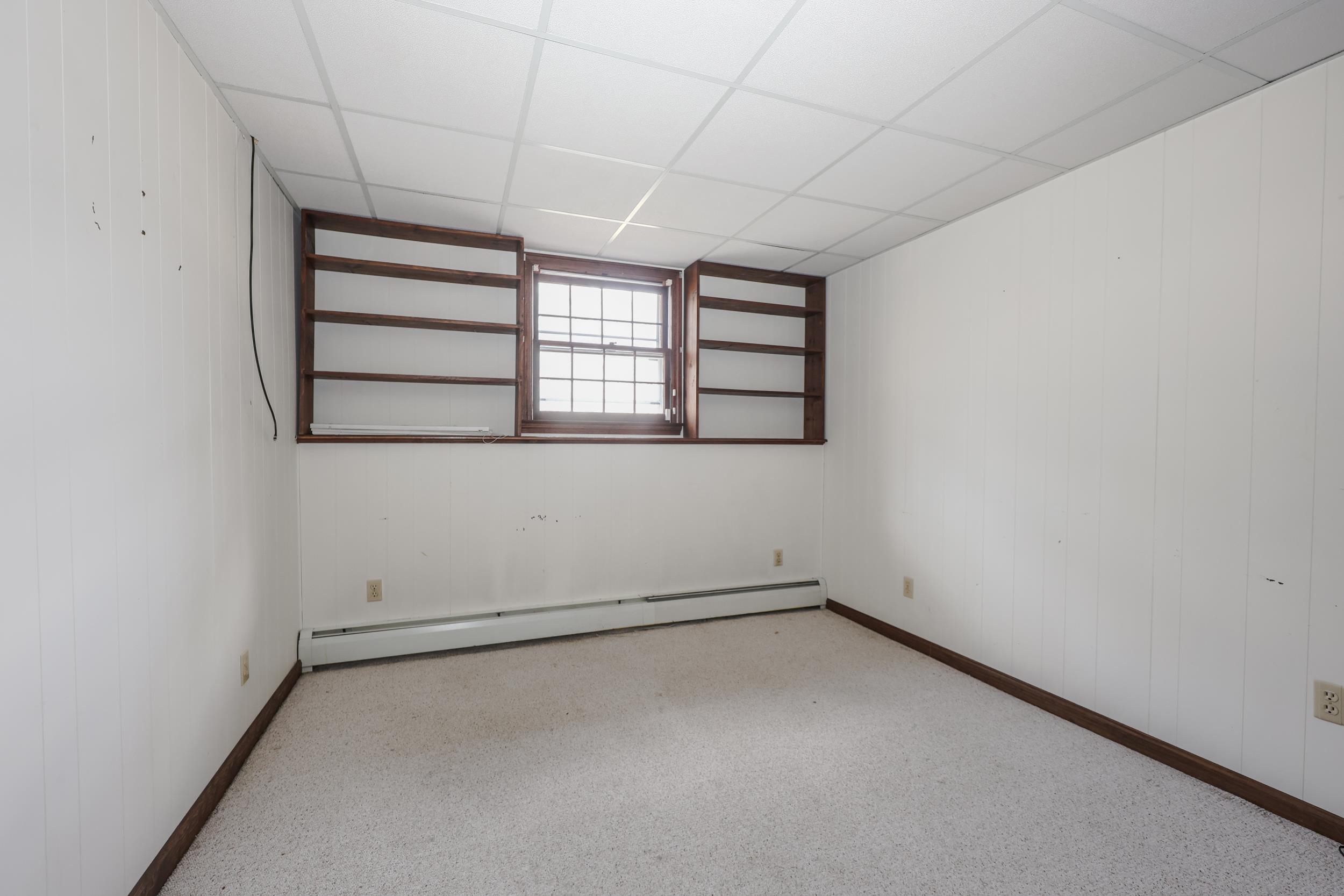 12 Forest Lane Litchfield, NH 03052 - Photo 18 of 32