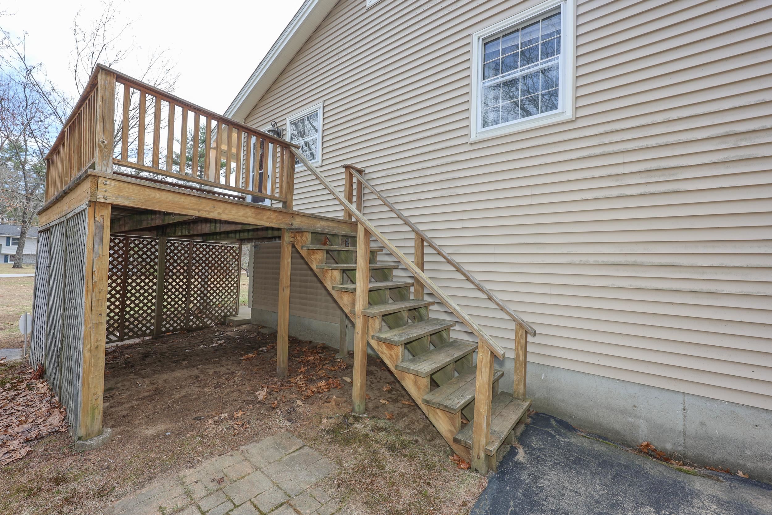 12 Forest Lane Litchfield, NH 03052 - Photo 26 of 32