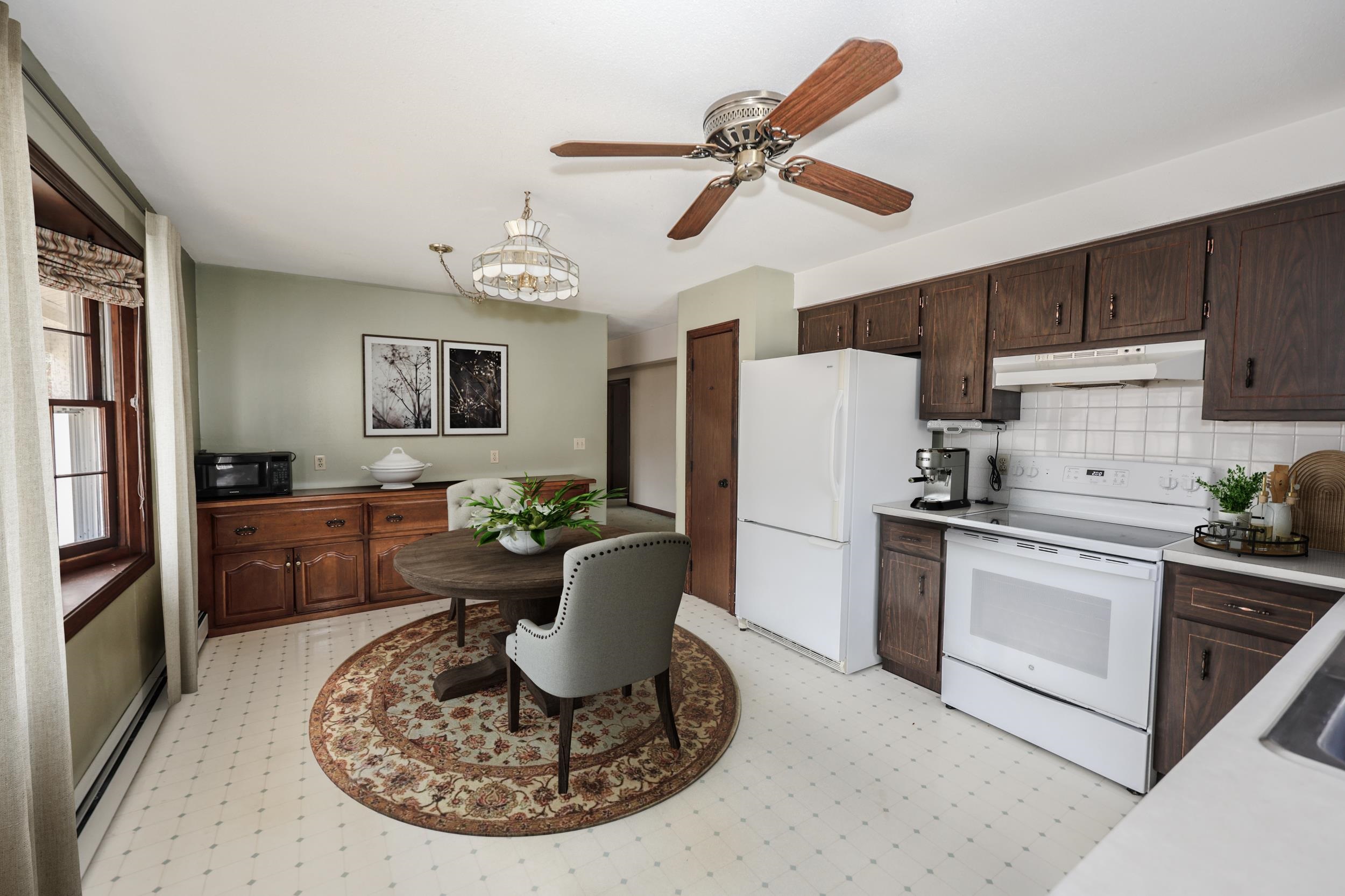 12 Forest Lane Litchfield, NH 03052 - Photo 6 of 32