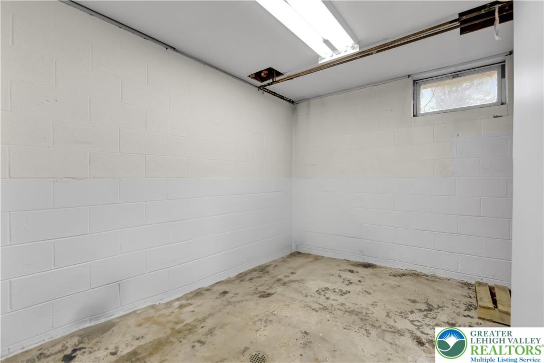 589 North Main Street Luzerne County, PA 18705 - Photo 50 of 53 a view of a garage
