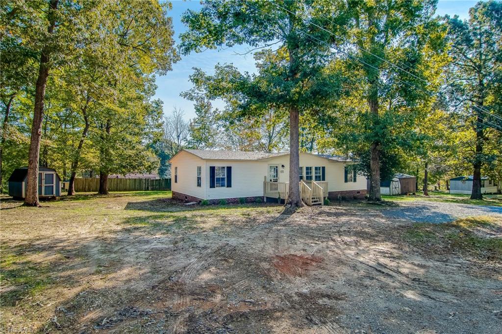 5026 Summerset Road Randleman, NC 27317 - Photo 3 of 30